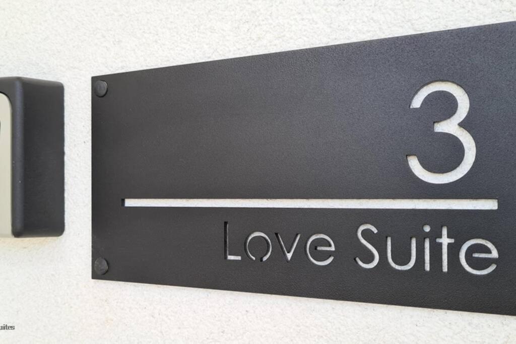 Love Suite เมอบิชอัมซี ภายนอก รูปภาพ